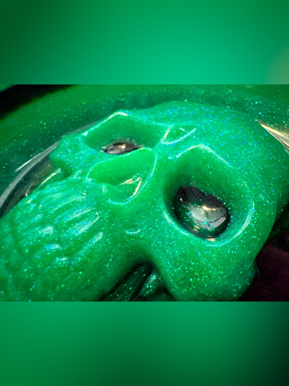 Handmade Resin Skull Trinket Tray / Ashtray Neon Green + Black - Picture 4 of 5